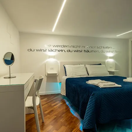 Skyhouse Duomo 2* Neapol