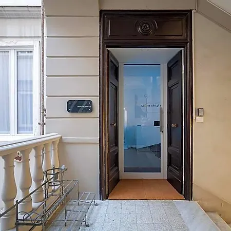 Skyhouse Duomo 4* Naples