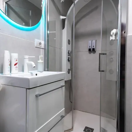 Skyhouse Duomo Couette-café Naples